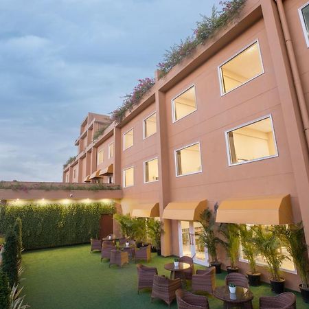 The Lalita Grand Mathura- Vrindavan Extérieur photo
