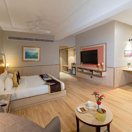 The Lalita Grand Mathura- Vrindavan Extérieur photo
