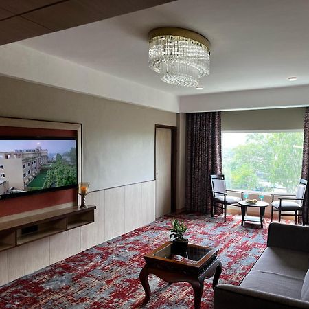 The Lalita Grand Mathura- Vrindavan Extérieur photo
