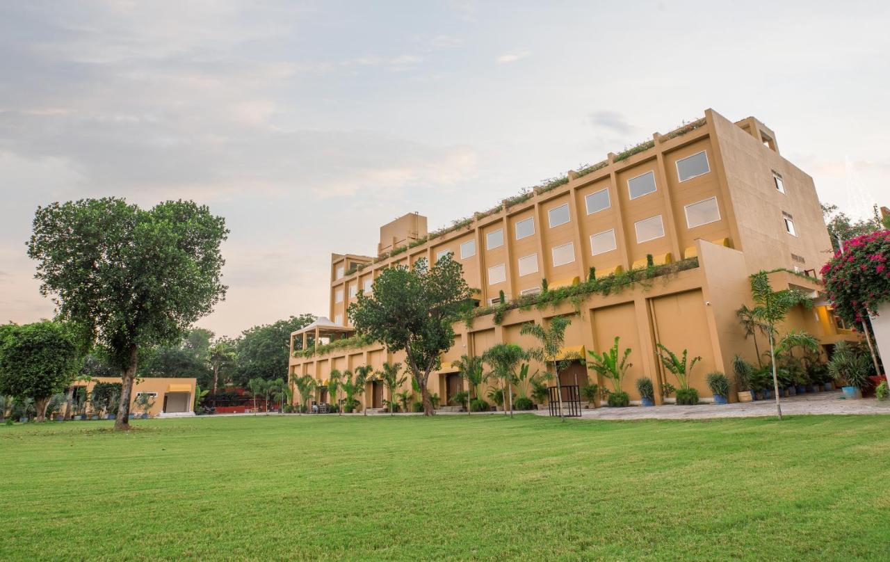 The Lalita Grand Mathura- Vrindavan Extérieur photo