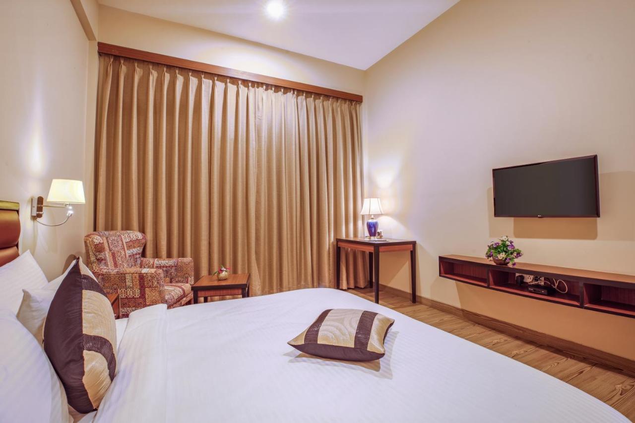 The Lalita Grand Mathura- Vrindavan Extérieur photo