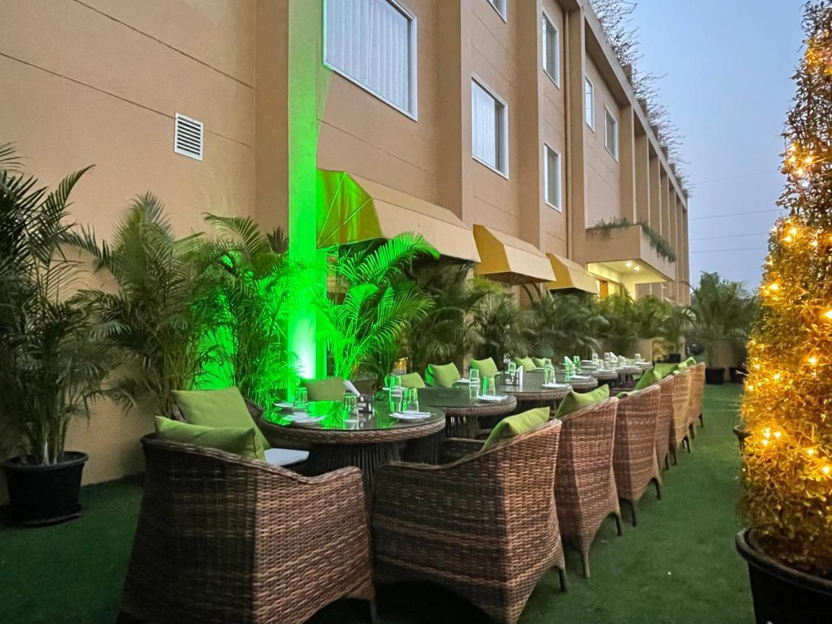 The Lalita Grand Mathura- Vrindavan Extérieur photo