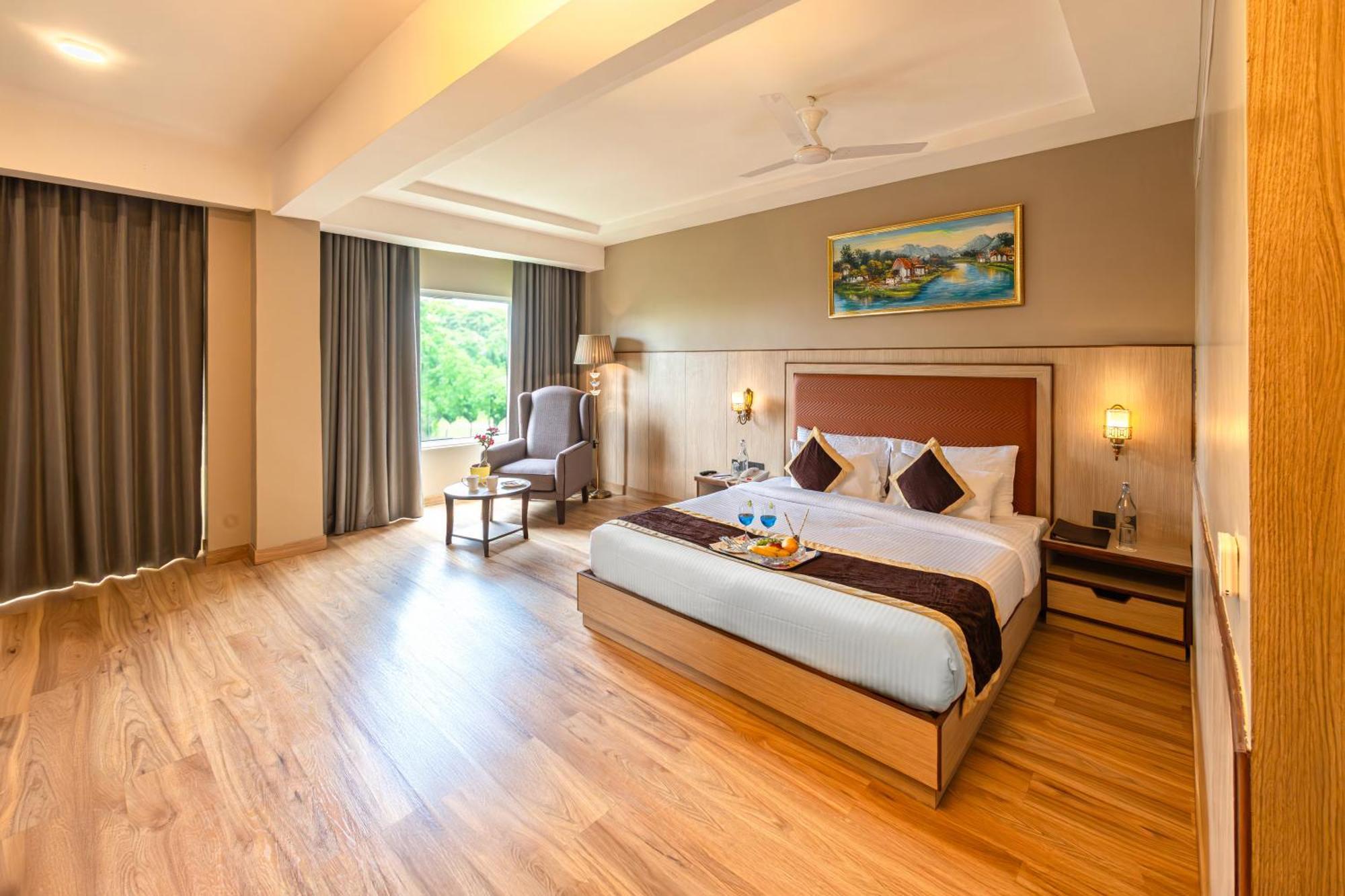 The Lalita Grand Mathura- Vrindavan Extérieur photo