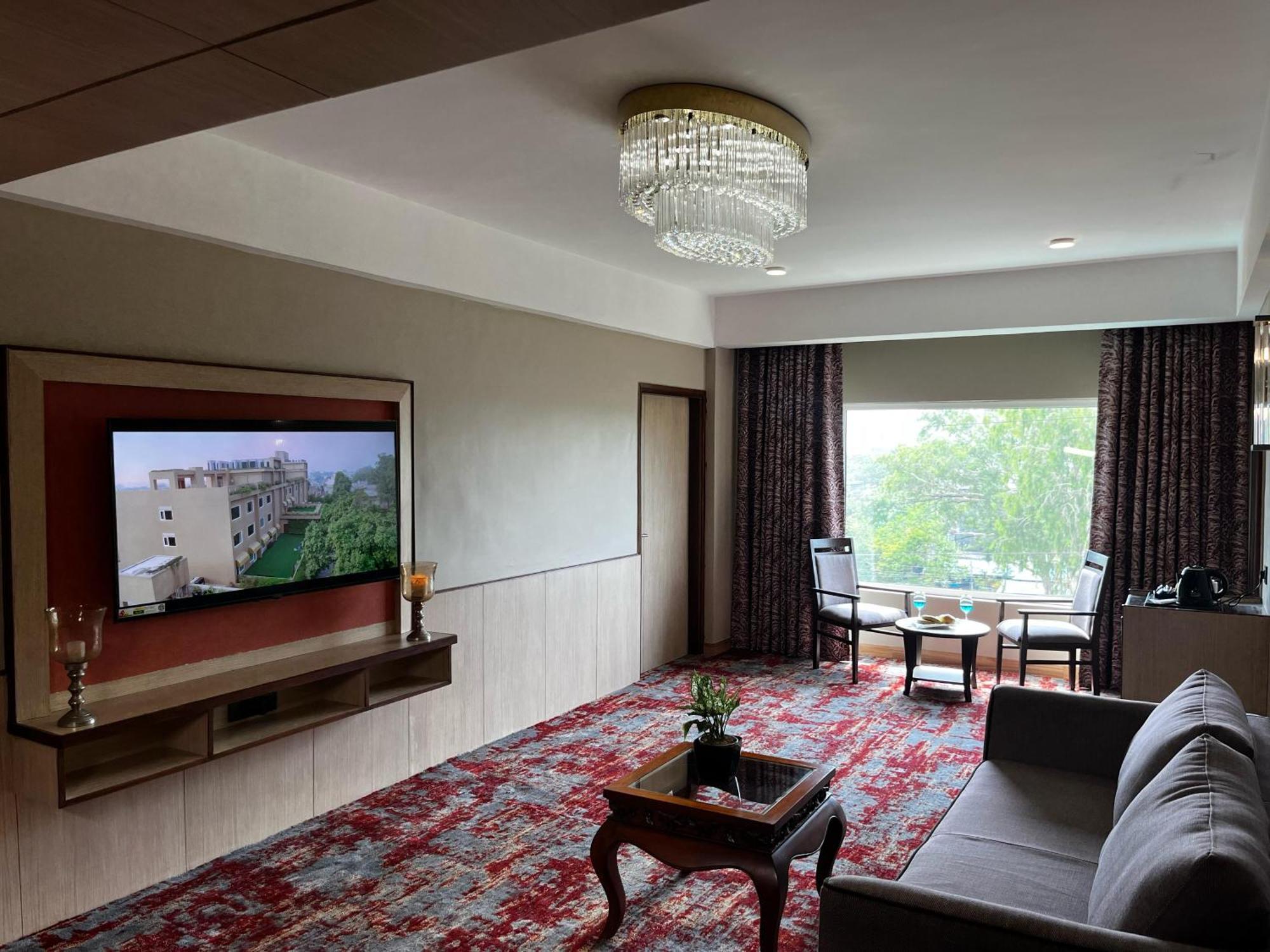 The Lalita Grand Mathura- Vrindavan Extérieur photo